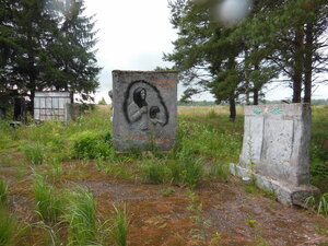 Обелиск в честь односельчан совхоза Духовщинский, погибших в годы Великой Отечественной войны (Smolensk Region, Dukhovshchinskiy munitsipalny okrug, derevnya Burizi), monument, memorial