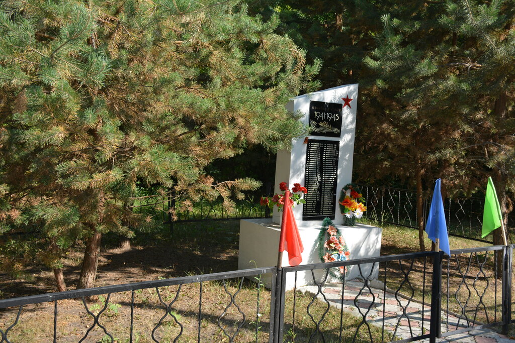 نصب تذكاري للحرب، مقبرة جماعية Обелиск павшим воинам Великой Отечественной войны ، مقاطعة تيومين، صورة