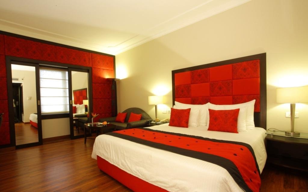 Фото 12 Revay Hotel