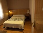 Hostal Orejas (Comunidad Autónoma de Castilla y León, León, Calle la Villa, 6), hotel