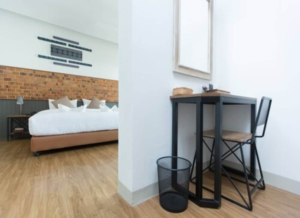 Фото Old City Wall Inn