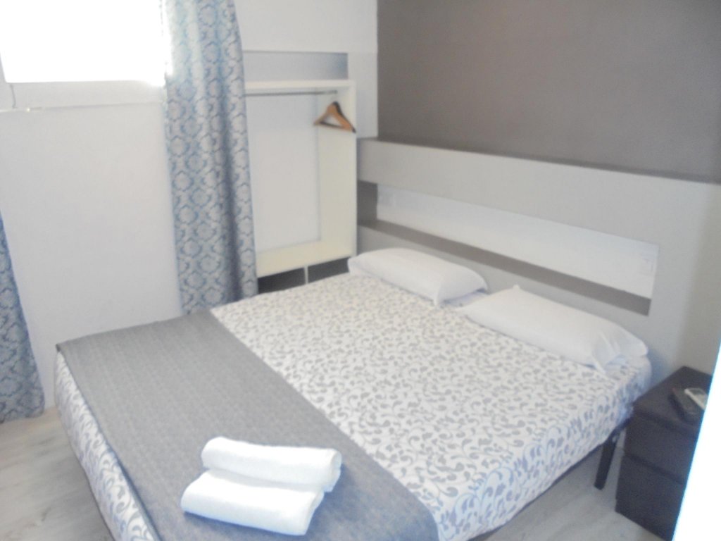 Фото Easy Sants by Bossh Hotels