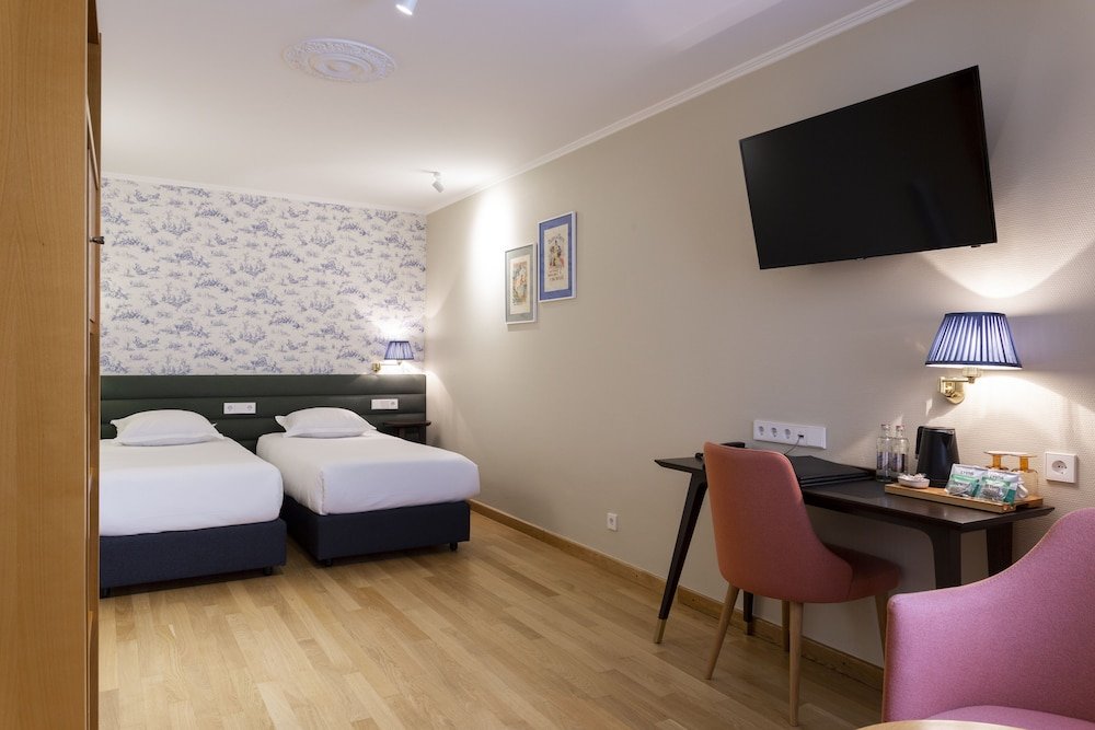 Фото Hôtel Perrin