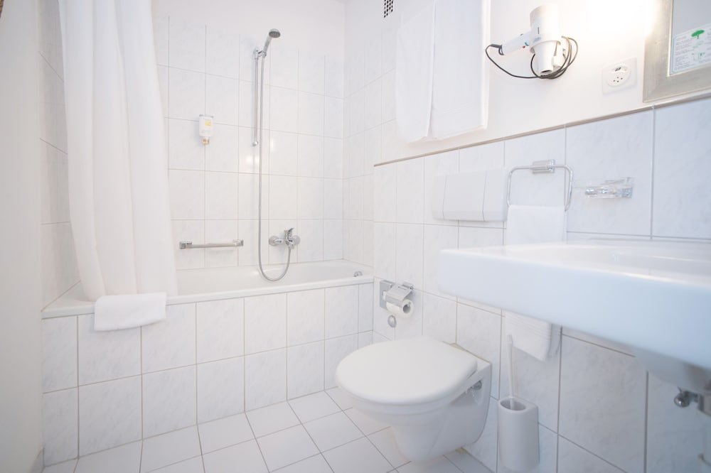 Фото Hotel Kronenhof