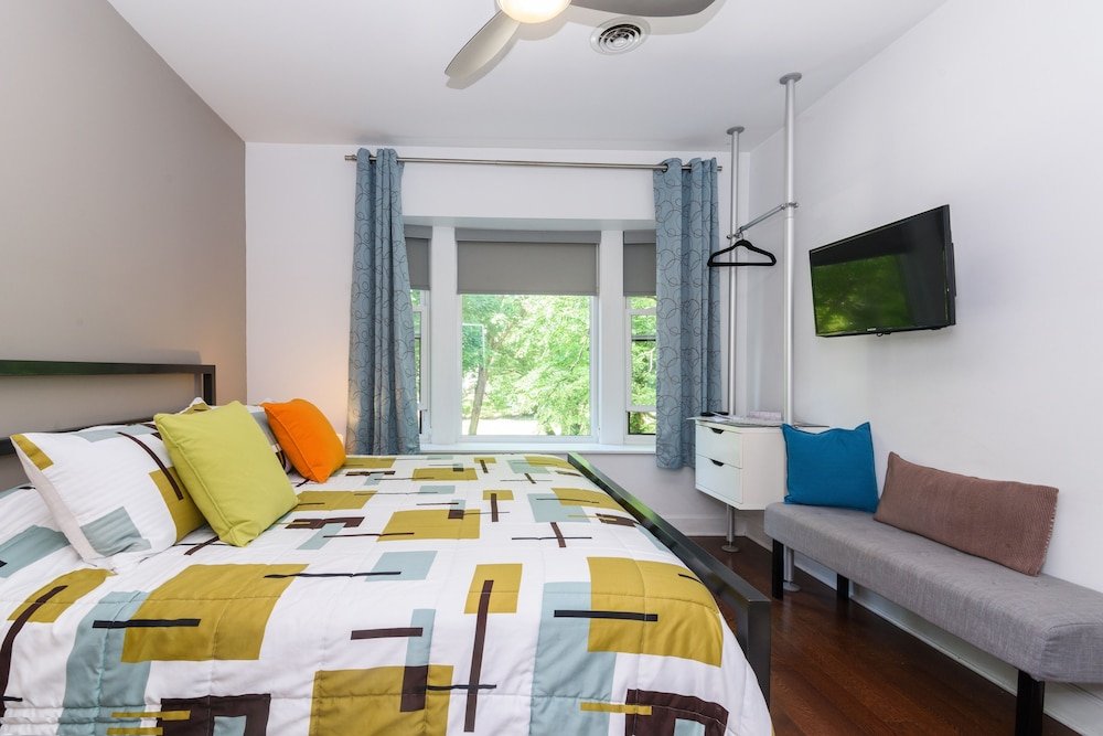 Фото House 5863 - Chicago Bed and Breakfast