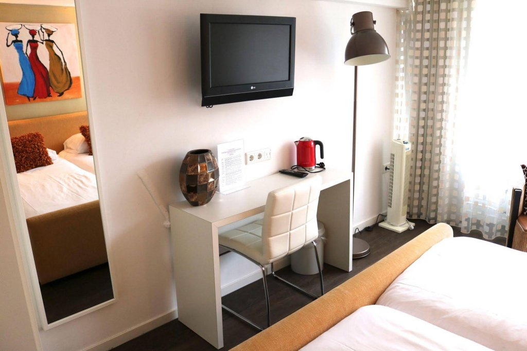 Фото Saillant Hotel Maastricht City Centre