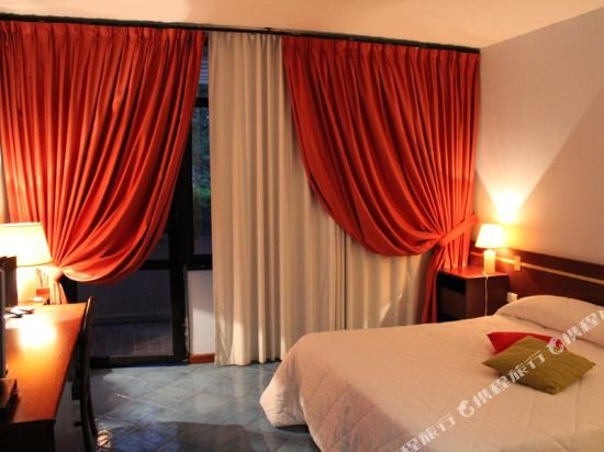 Фото Hotel Puntaquattroventi