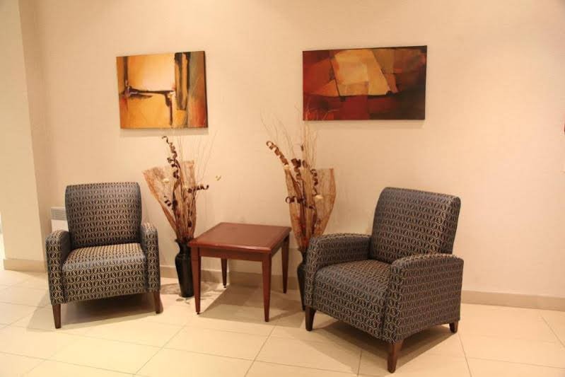 Фото Quality Inn & Suites Brossard