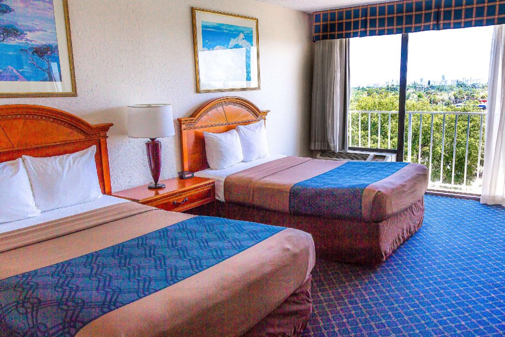 Фото Rodeway Inn Miami I-95