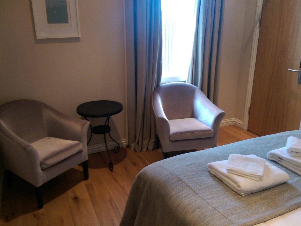 Фото Bayswell Park Hotel