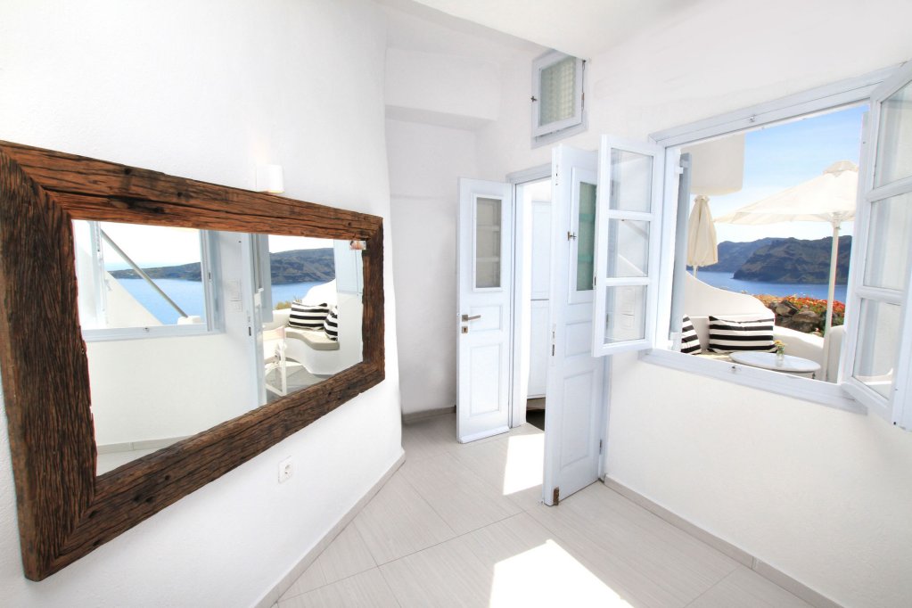 Фото Allure Breeze Suites