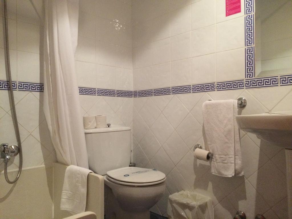 Фото Hermanos Macías Hotel