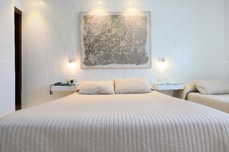 Фото Oasis Cordoba Hotel