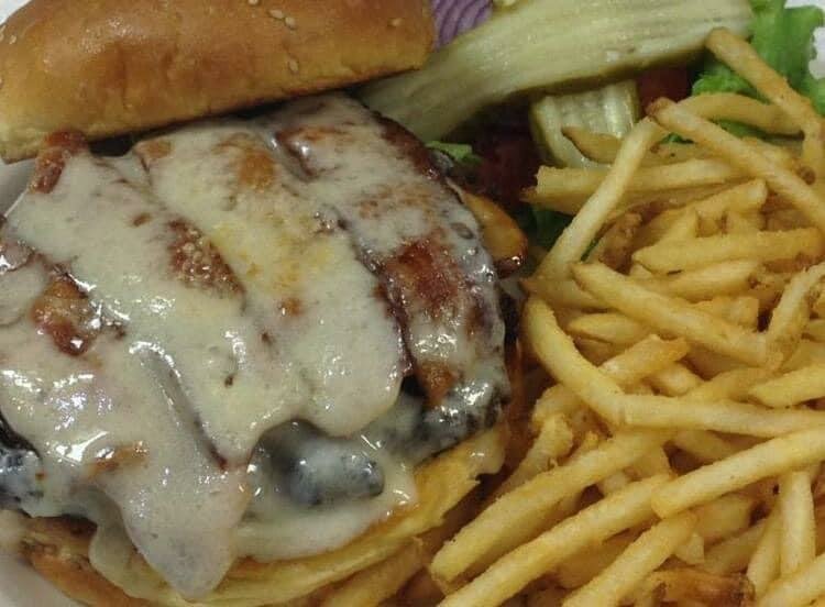 Restaurant Mad Dog and Cat's Steak, Seafood, and Spirits, O'Fallon, photo