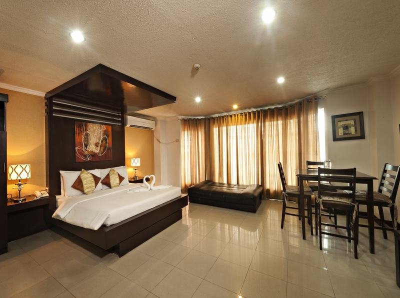 Фото Oyster Plaza Hotel