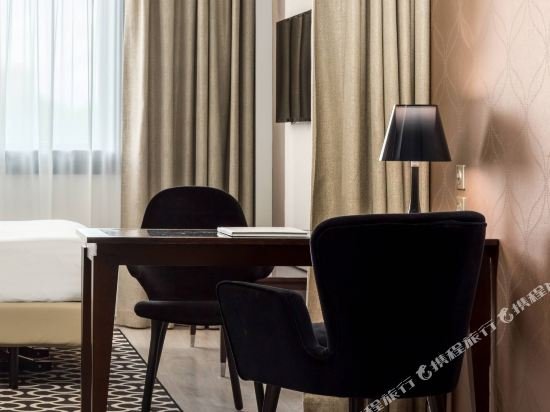 Фото AC Hotel Paris Porte Maillot