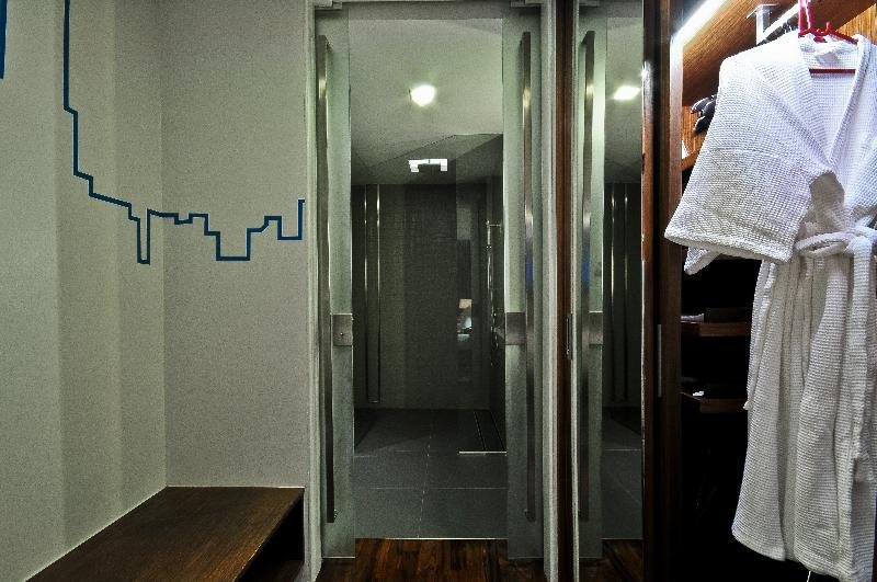 Фото Galleria 10 Hotel Bangkok by Compass Hospitality