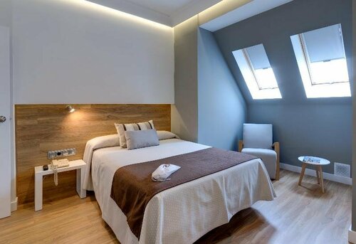 Внешний вид отеля Hotel Monte Carmelo в Севилье, фото 2