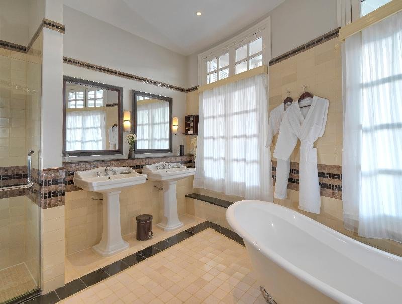 Фото Azerai La Residence Hue