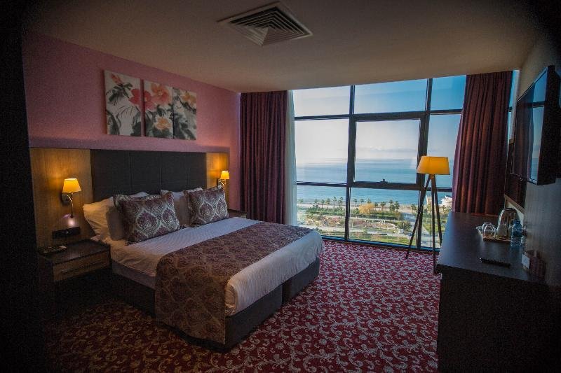 Фото Euphoria Batumi Convention & Casino Hotel