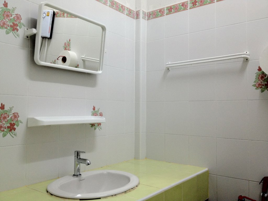 Фото Hat Yai Youth Hostel