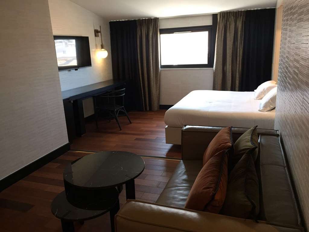 Фото Cannes Centre Univers