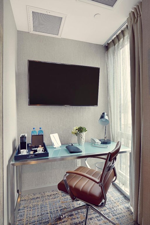 Фото The Artezen Hotel