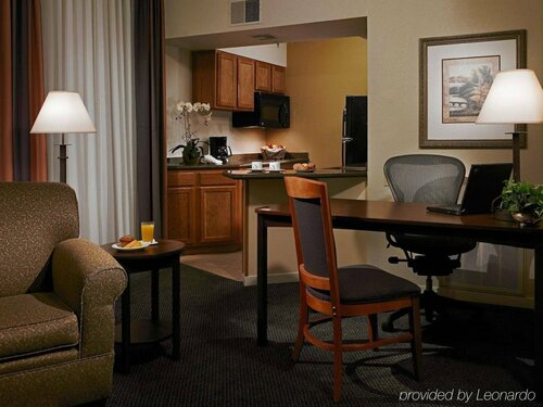 Гостиница WeStay Suites - Covington Mandeville