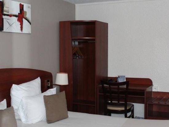 Фото Hôtel des Arcades Cachan