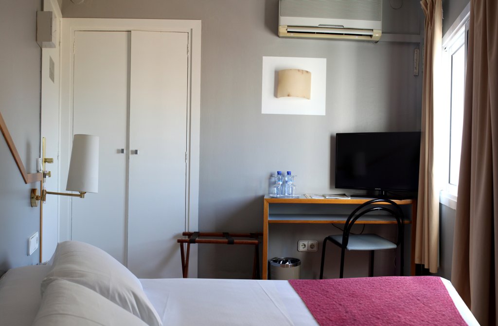 Фото Hotel Subur