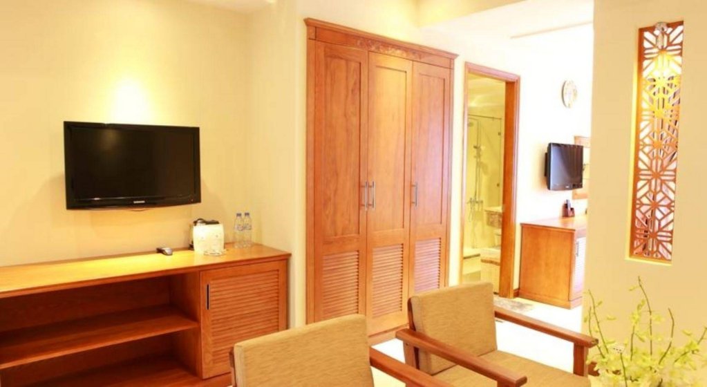 Фото Au Lac Charner Hotel