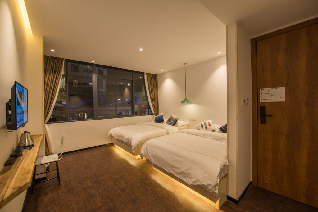 Фото отеля 2