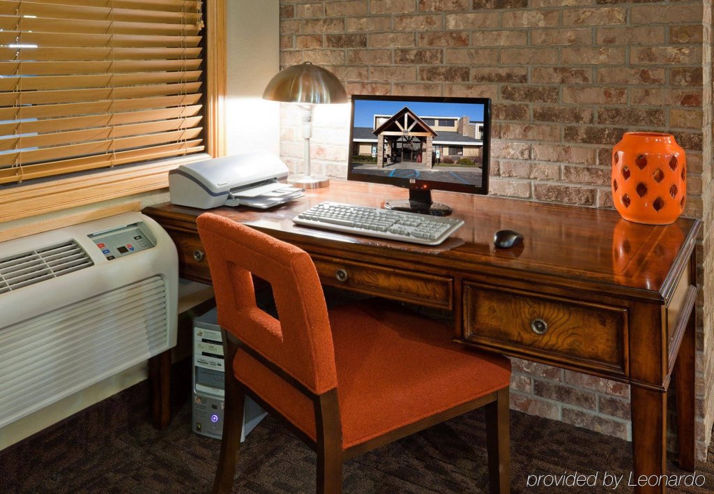 Фото AmericInn by Wyndham Bismarck