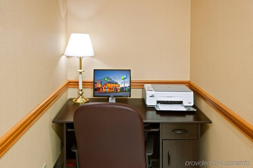 Фото Holiday Inn Express Hotel & Suites Harrison, an Ihg Hotel