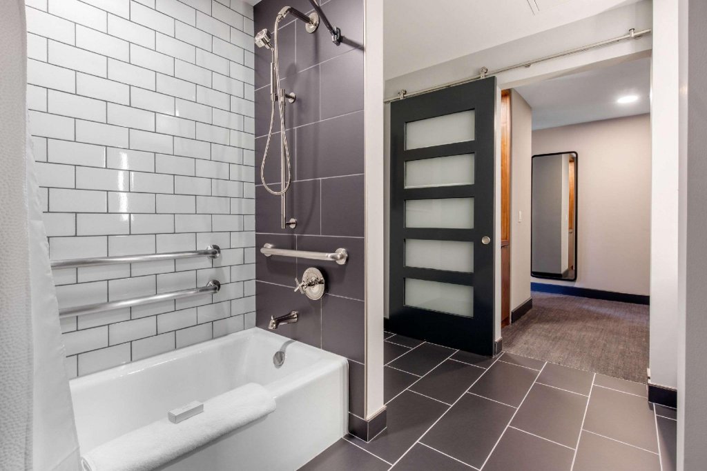 Фото Renaissance Saint Elm Dallas Downtown Hotel