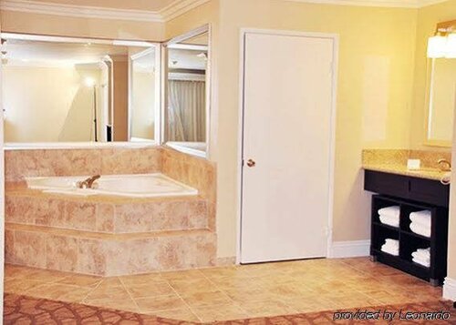 Гостиница Comfort Suites San Clemente Beach в Дана Поинт
