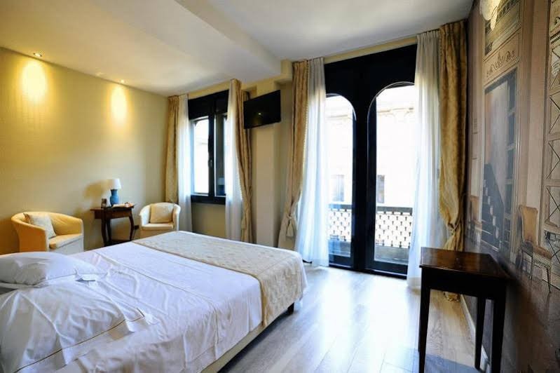 Фото Hotel Pierre Milano