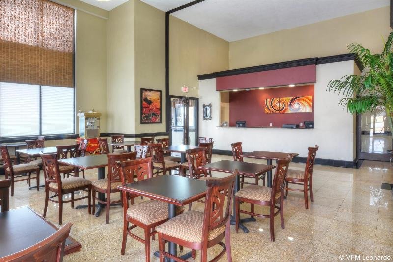 Фото Red Roof Inn Charlotte - University