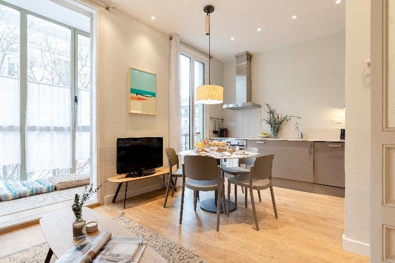 Фото Aspasios Urquinaona Design Hotel