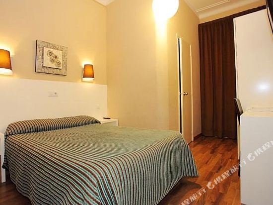 Фото Hostal Lesseps