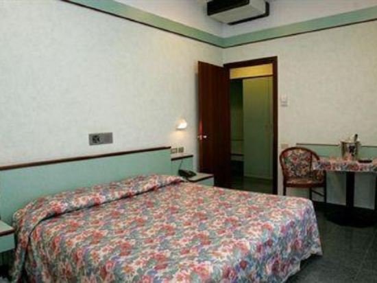 Фото Le Petit Hotel