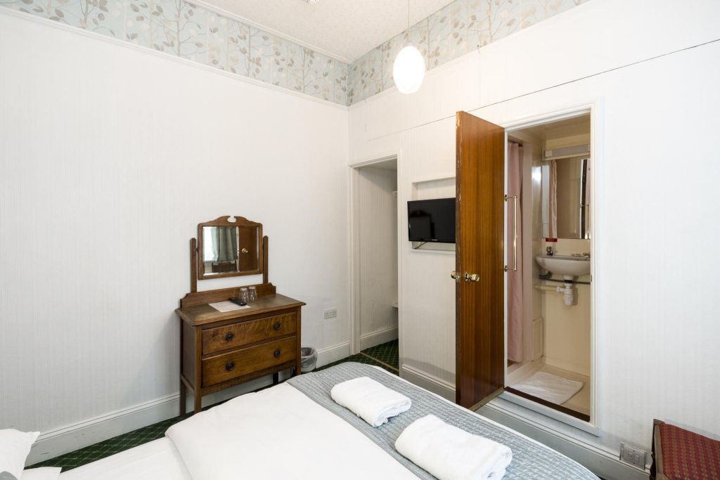 Фото St Athans Hotel