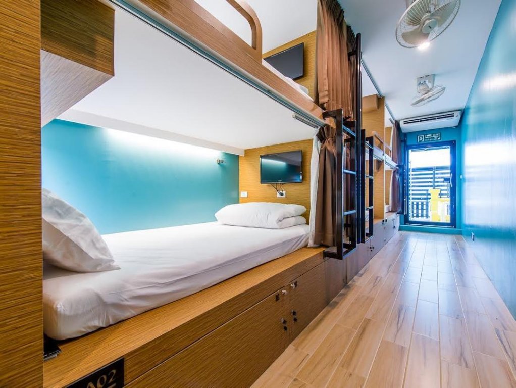 Фото Matchbox Bangkok Hostel