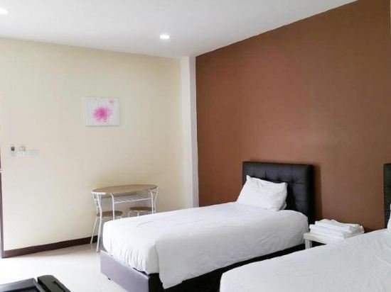 Фото Charoensuk Grand Hotel