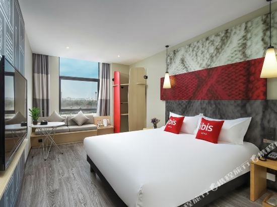 Фото Ibis Nanjing South Railway Station North Square Hotel