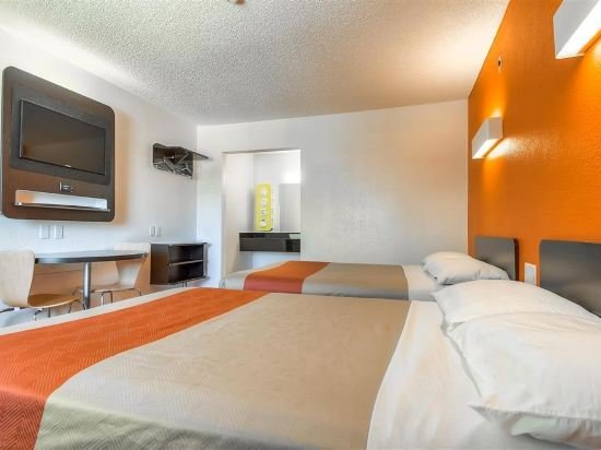 Фото Motel 6 San Diego, Ca - North