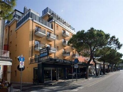 Внешний вид отеля Hotel Vienna в Езоле, фото 4