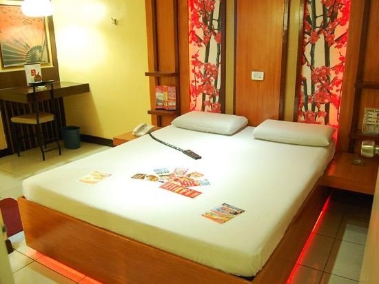 Фото Hotel Sogo Alabang Rotonda