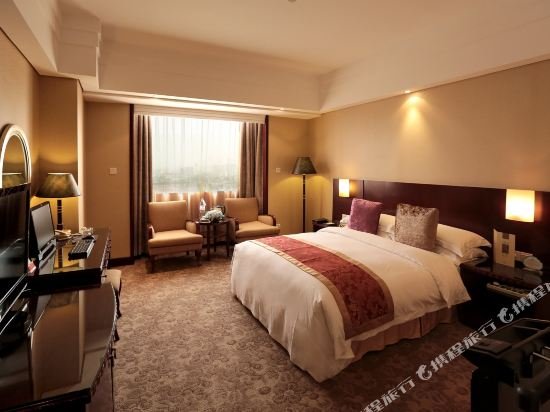 Фото Chongqing Carlton Hotel