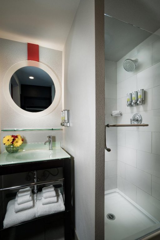 Фото Staypineapple, Hotel Five, Downtown Seattle